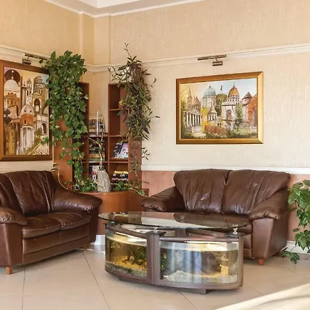 Studio Orszagbiro Utca *